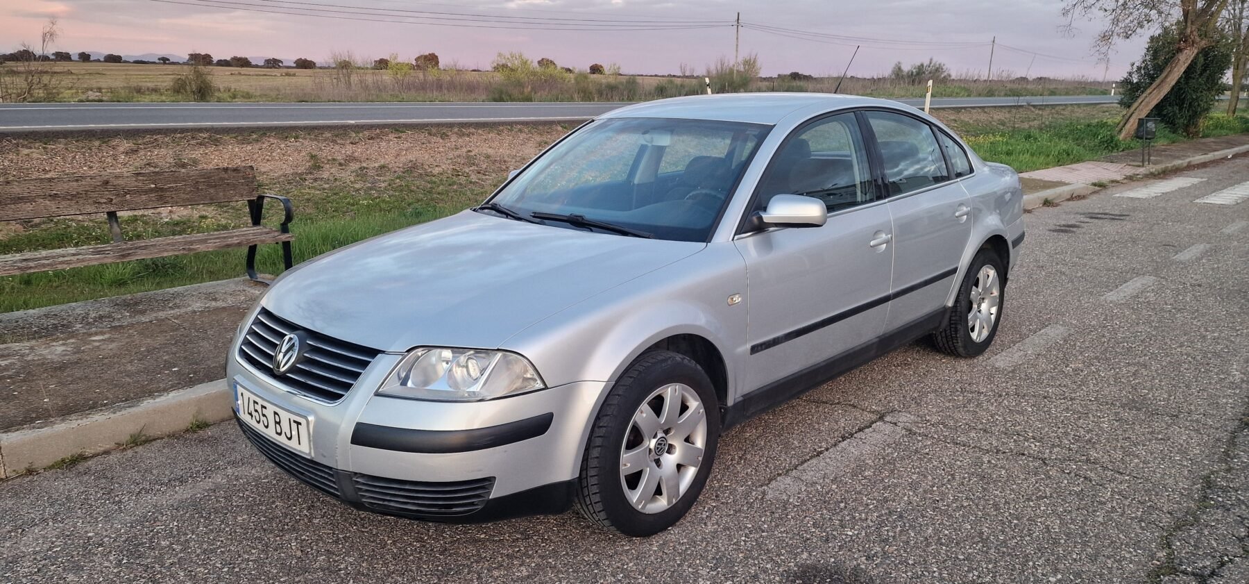 VOLKSWAGEN Passat Trendline