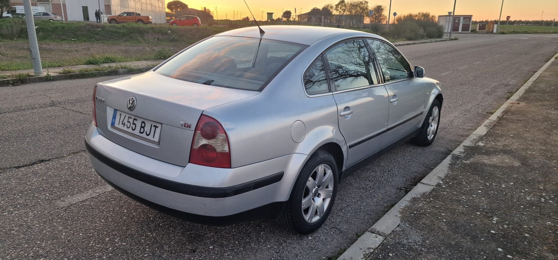 VOLKSWAGEN Passat Trendline