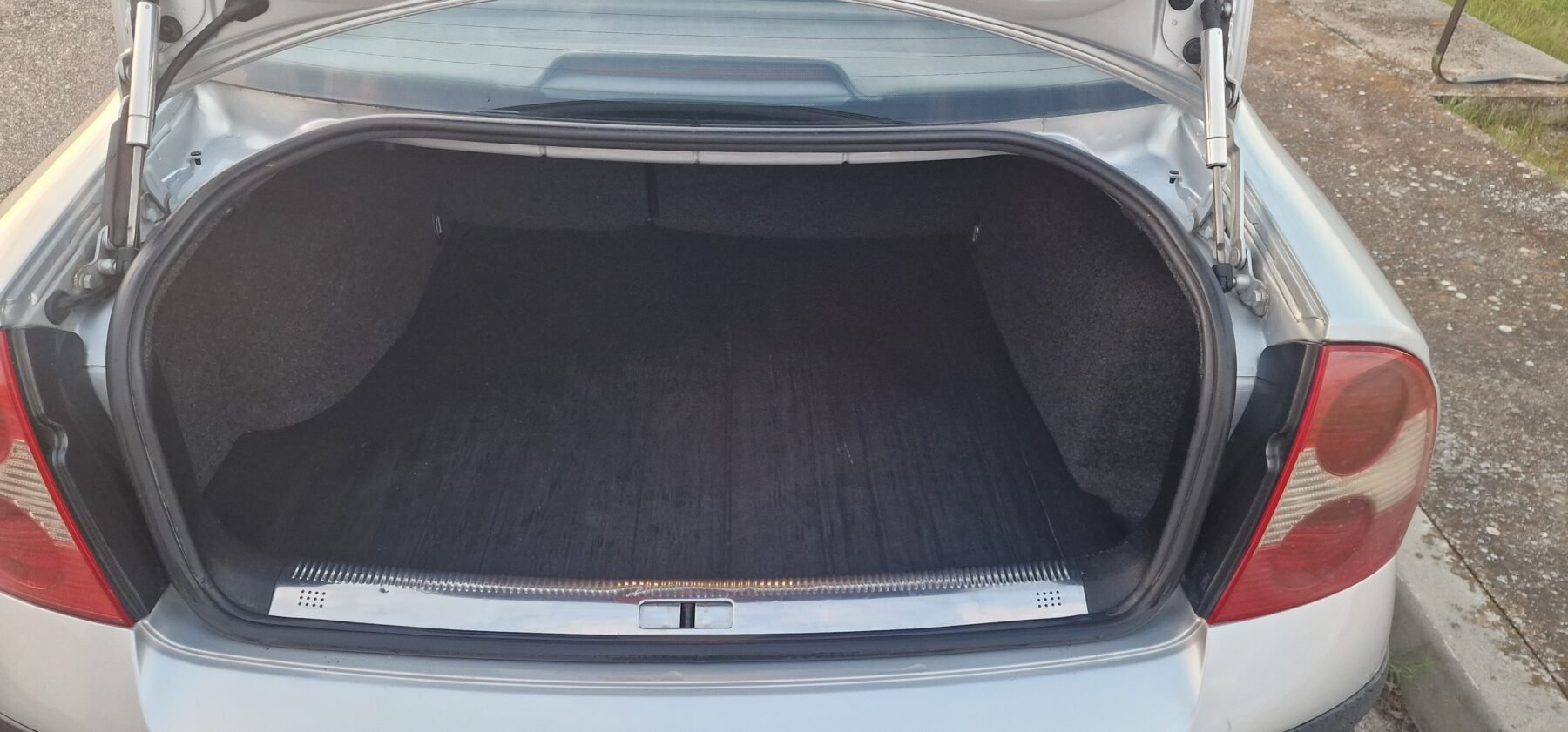 VOLKSWAGEN Passat Trendline