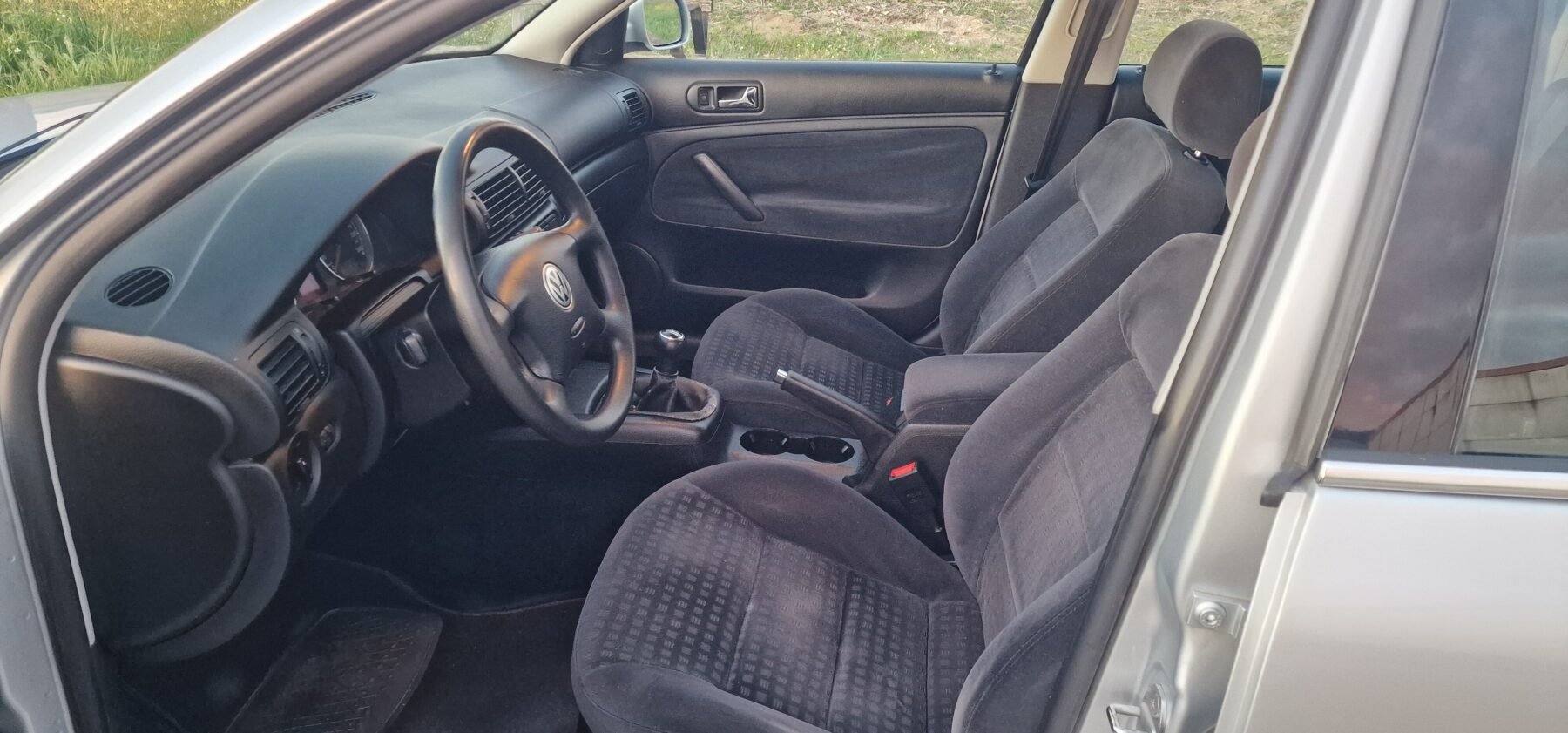 VOLKSWAGEN Passat Trendline