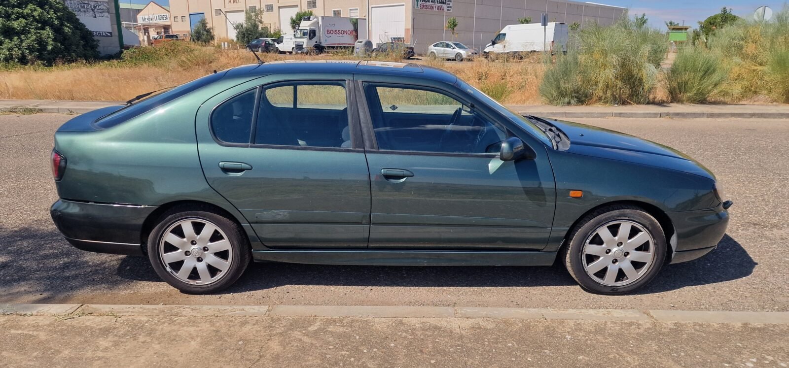 NISSAN Sport 